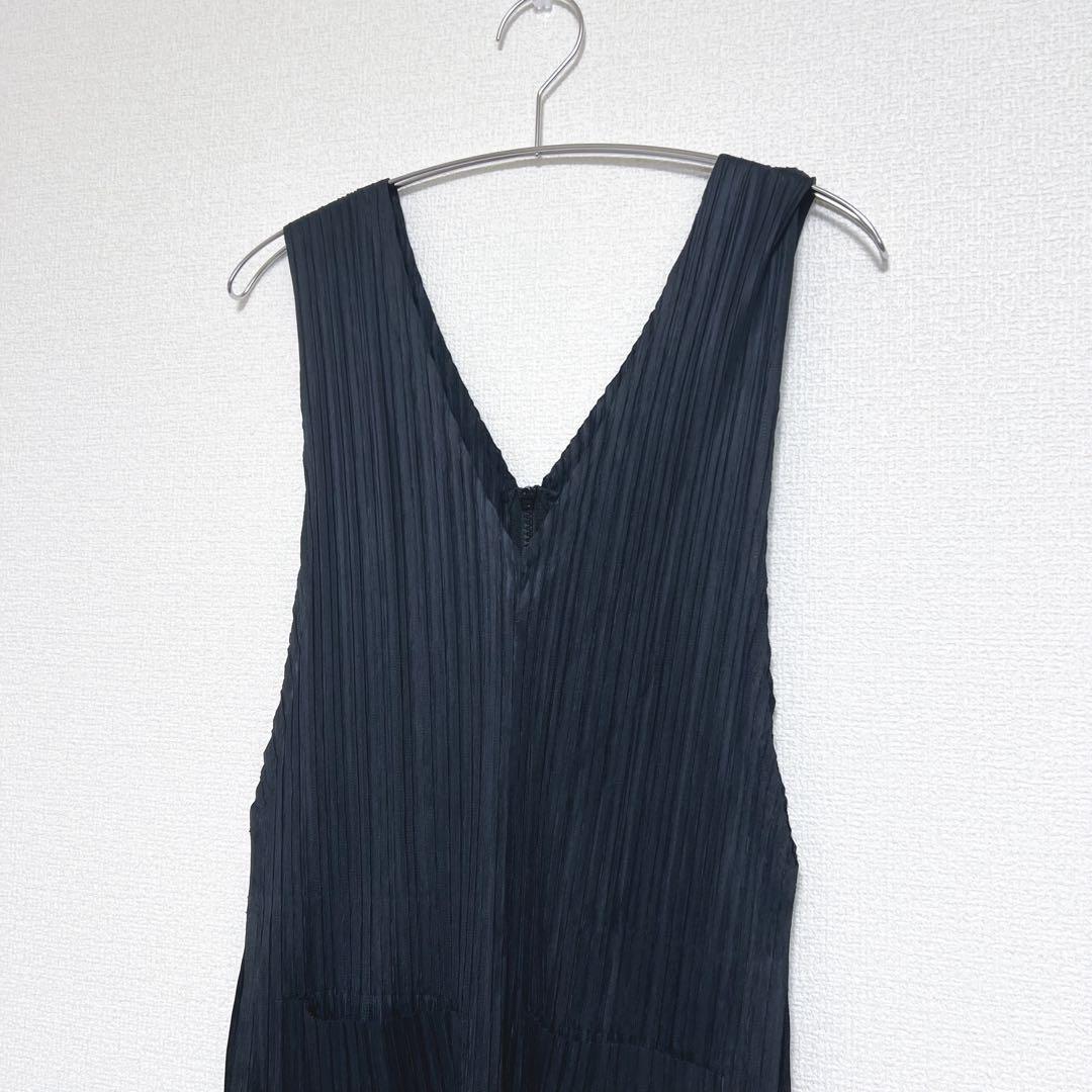 プリーツプリーズ　イッセイミヤケ　Fluffy basic ジャンプスーツ