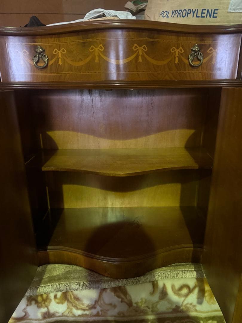 イタリア製 象嵌細工 クラシックな木製キャビネット　送料込み