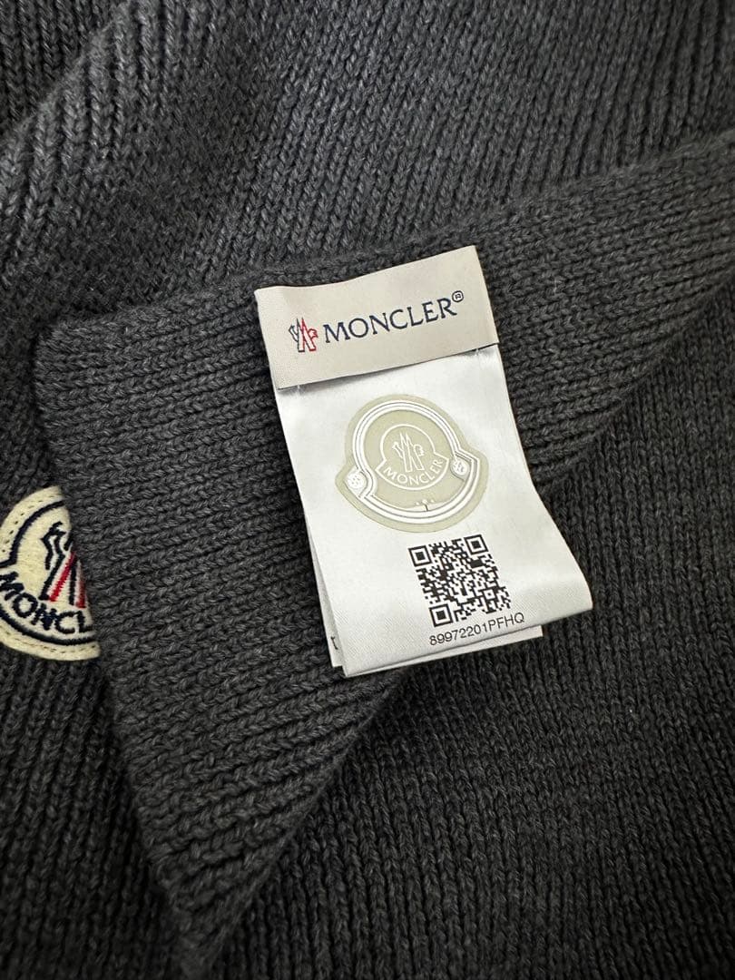 モンクレール　マフラー　グレー