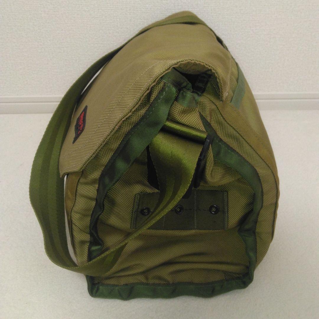 希少品　極美品　BRIEFING　FARVER　メッセンジャーバッグ　カーキ