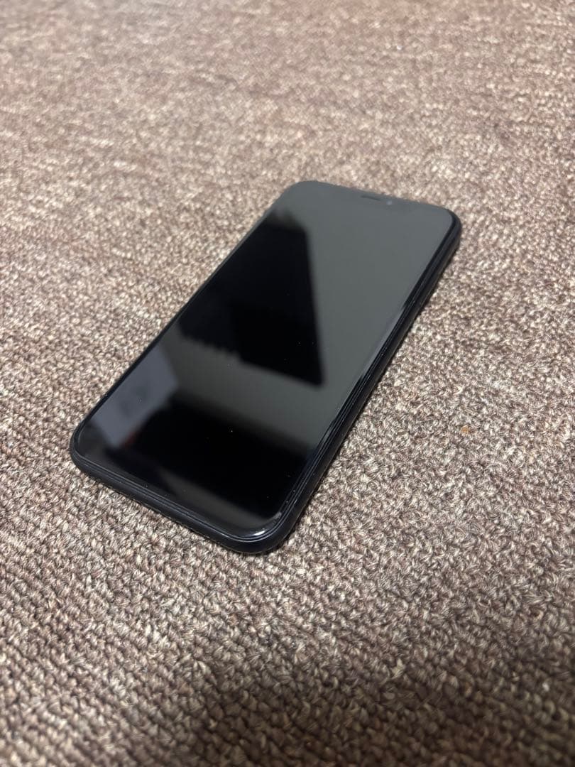 Apple iPhone XR ブラック 本体　128GB 傷背面のみ　82%