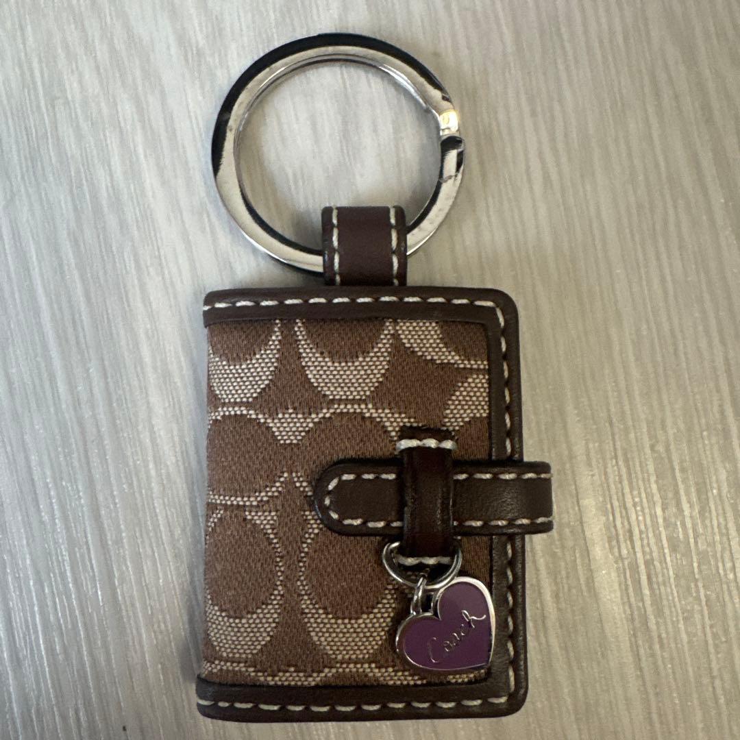 coach手帳型 キーホルダー　キーリング