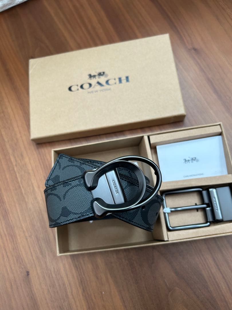 COACH ブラック ベルト ロゴ入り