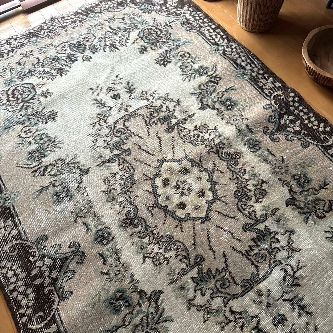 127×220花や実　王道メダリオン　控えめカラー　トルコヴィンテージラグ