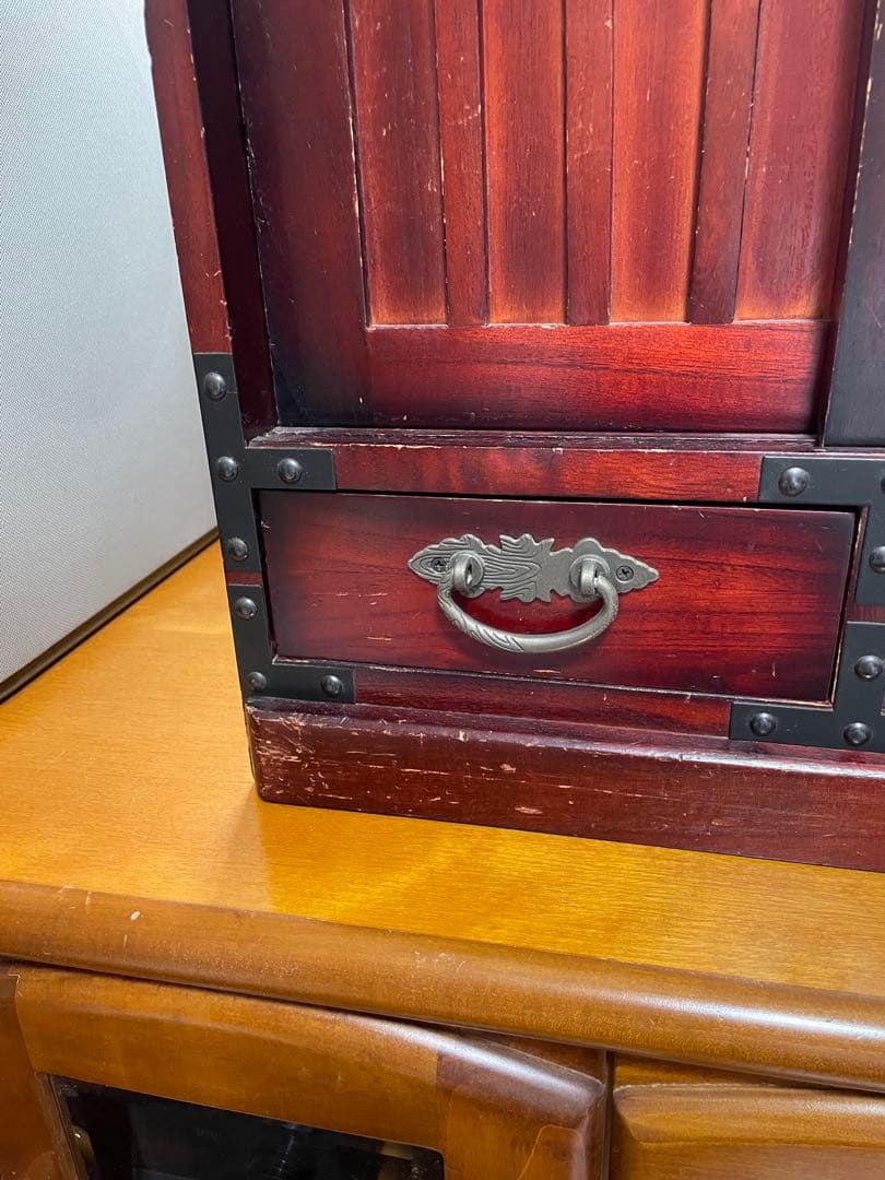 値下！　木製階段状タンス