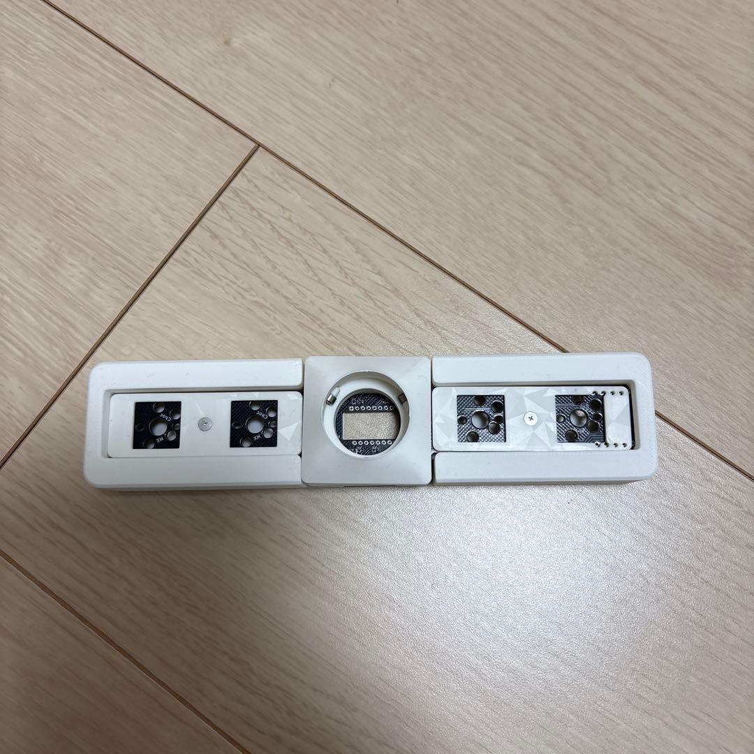 D*t様 自作キーボード wristball マットホワイト
