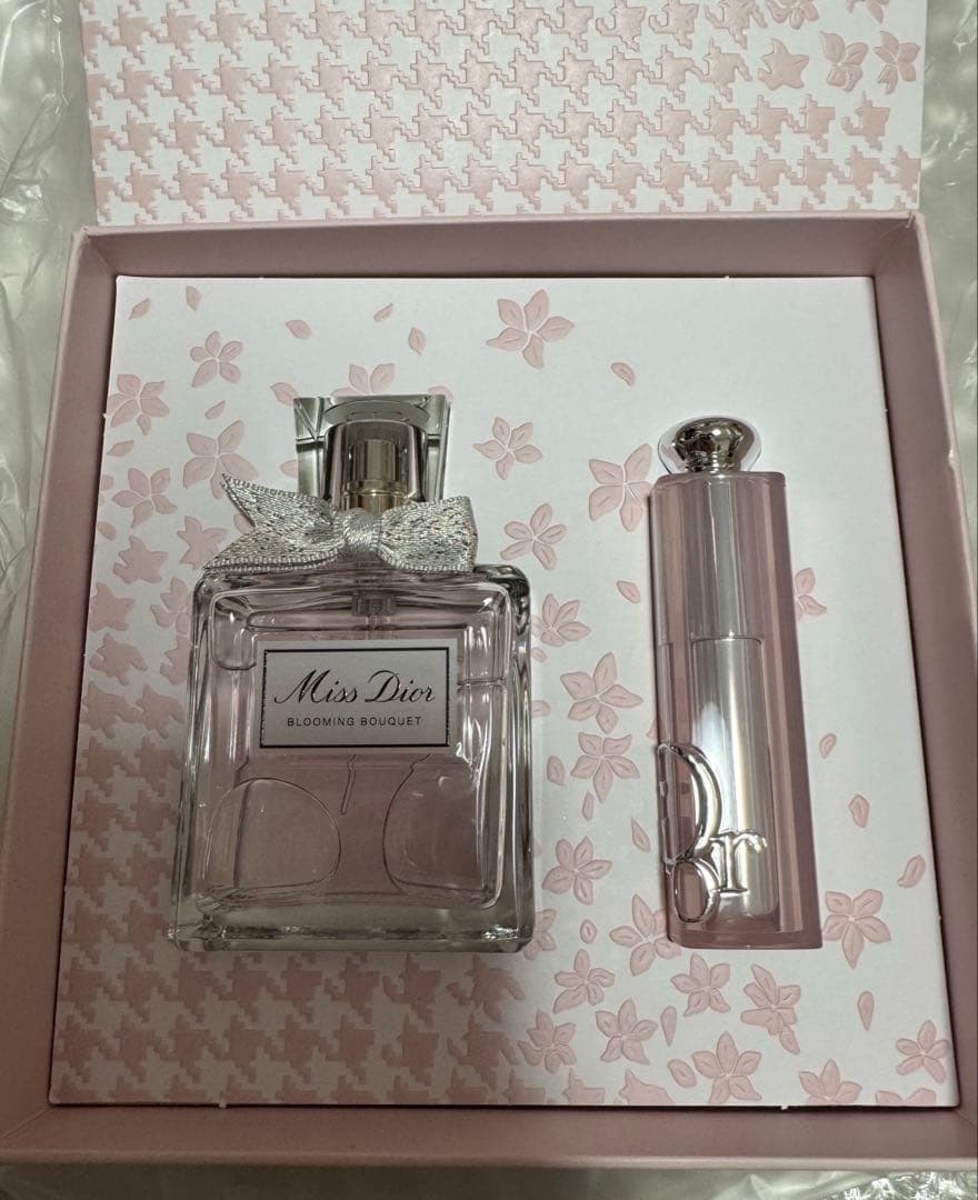 Dior バレンタイン限定　ミスディオール　コフレ ブルーミングブーケ 香水