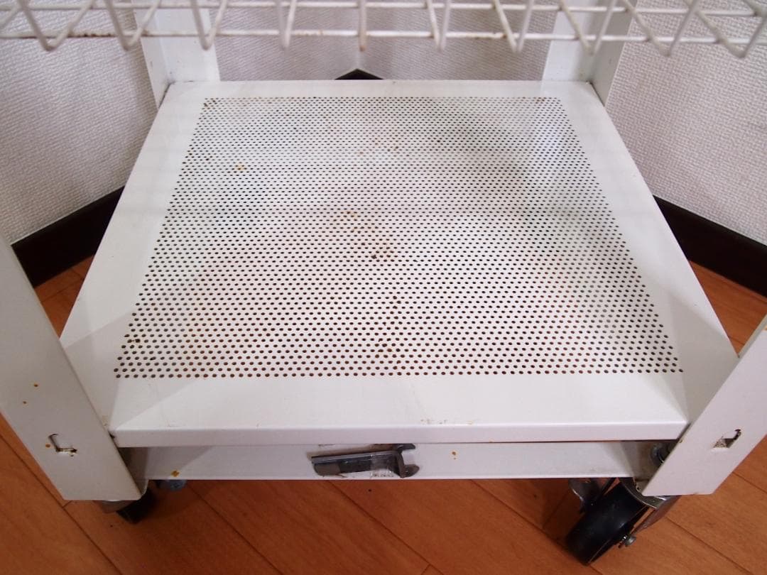 【良品】厨房器具 鉄製 キッチンワゴン キャスター付き 錆びあり 飲食店 家具
