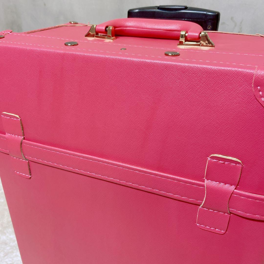 人気✨ユーラシアトランク　ショッキングピンク　機内持ち込み　キャリーケース
