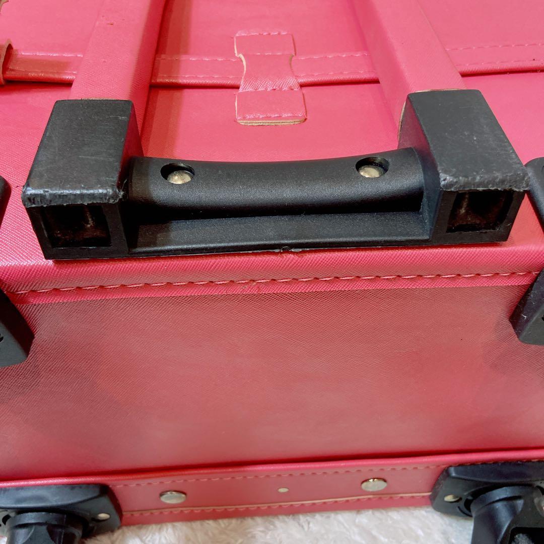 人気✨ユーラシアトランク　ショッキングピンク　機内持ち込み　キャリーケース