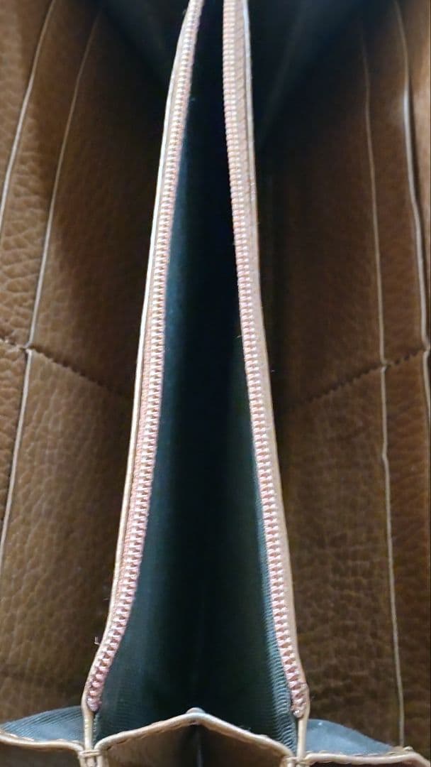 GUCCI　ラウンドファスナー　長財布