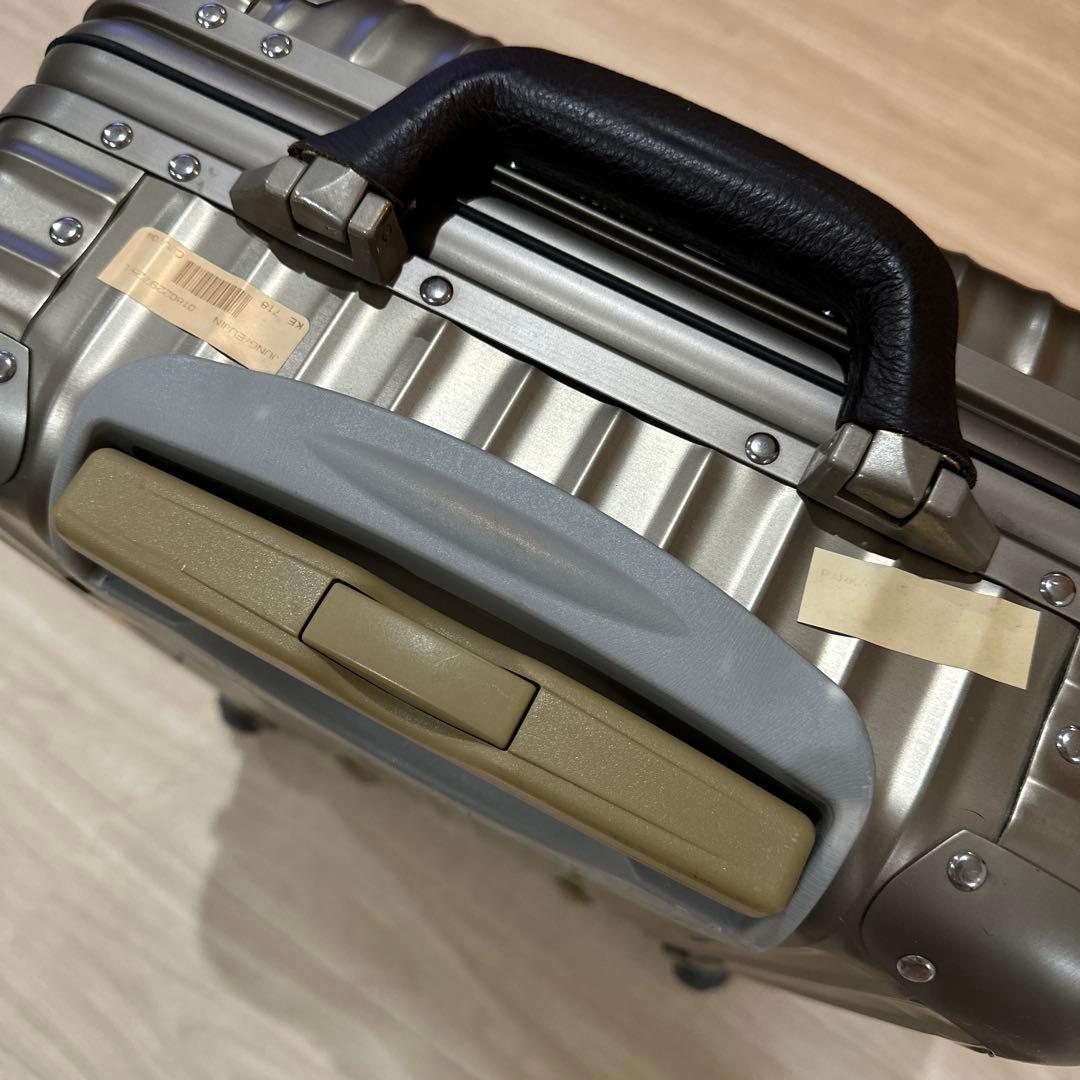 RIMOWA トパーズ チタニウム 32L(機内用)