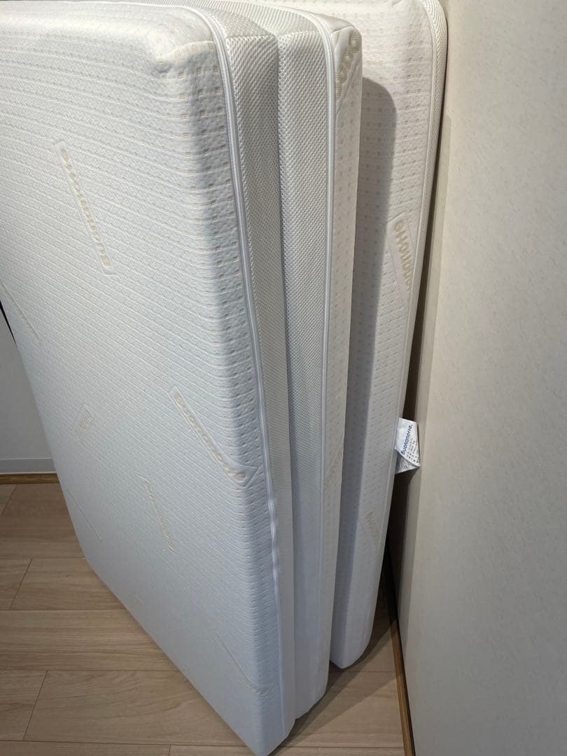 [美品] ボナノッテ 3つ折りセミダブル マットレス 西川産業