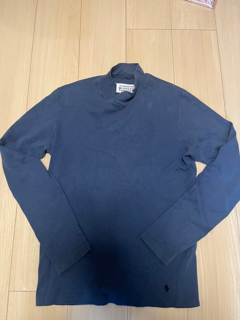 マルタンマルジェラ　ネイビー ハイネック カットソー