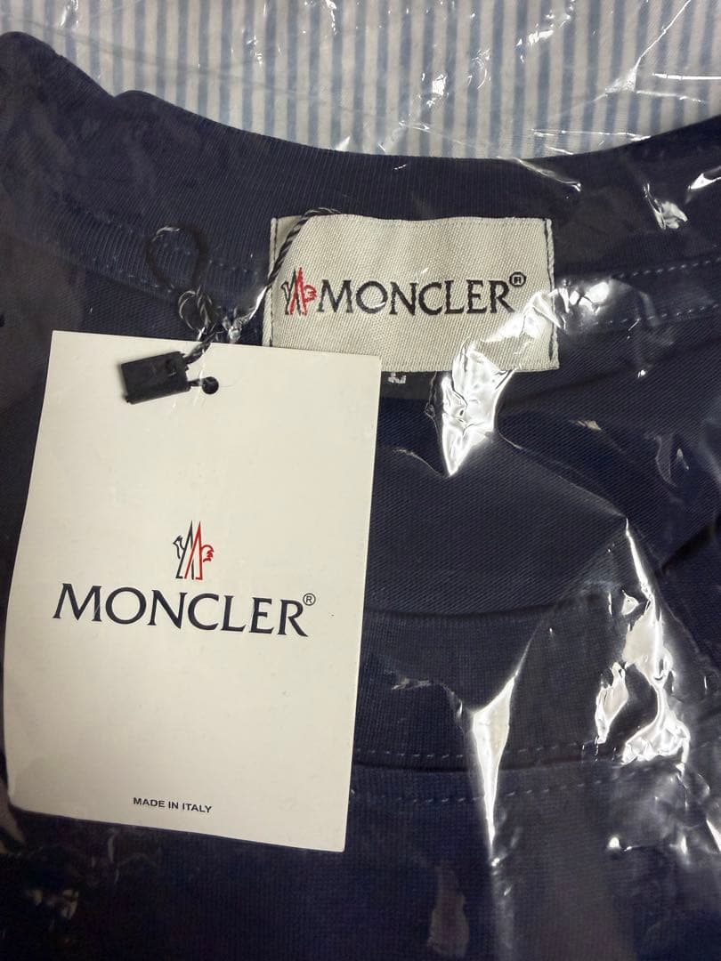 MONCLER ネイビー Tシャツ