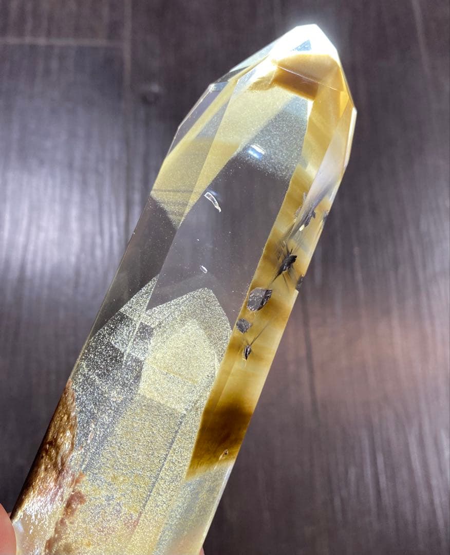 プラチナルチル入り☆ブラウン ファントム水晶ポイント　オールドストック