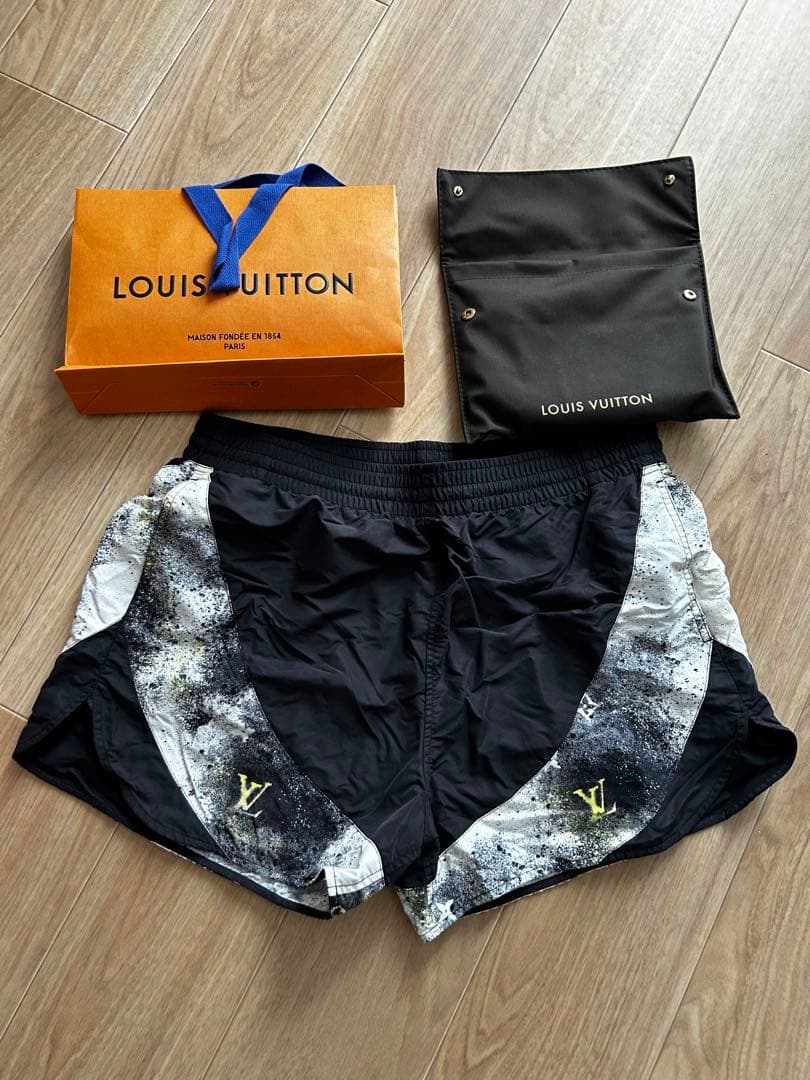 LOUIS VUITTON 水着 ブラック/ホワイト