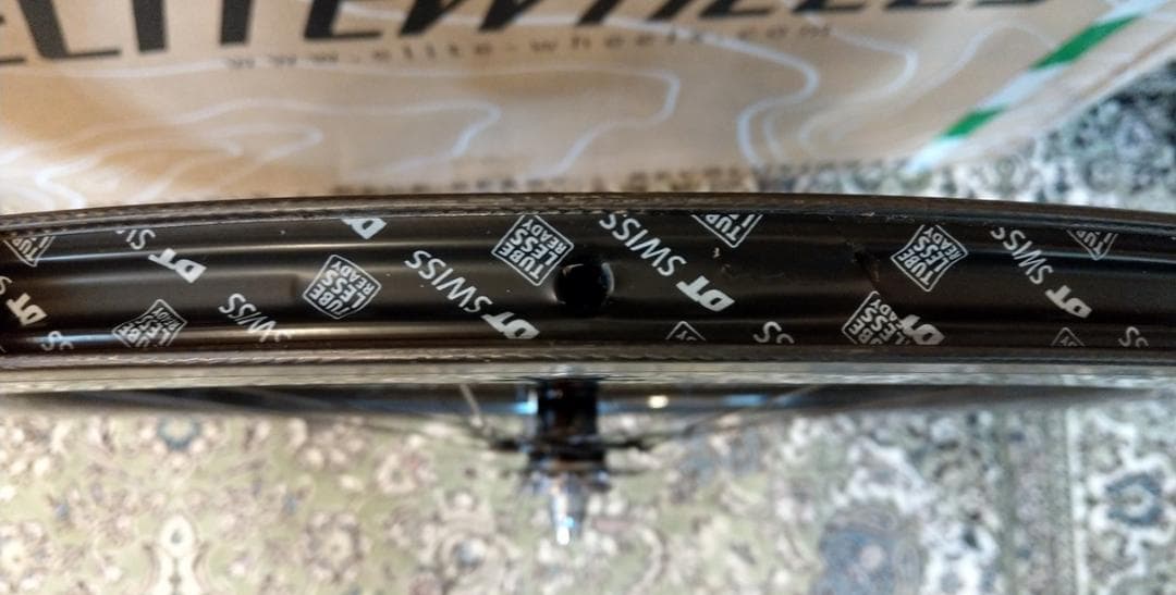 【未使用に近い】BROTURES　F-RIM × Philハブ　ピストホイール