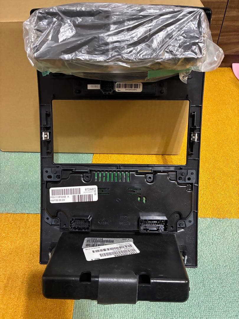 2008年ダッジチャージャー オーディオパネル フェイスパネル