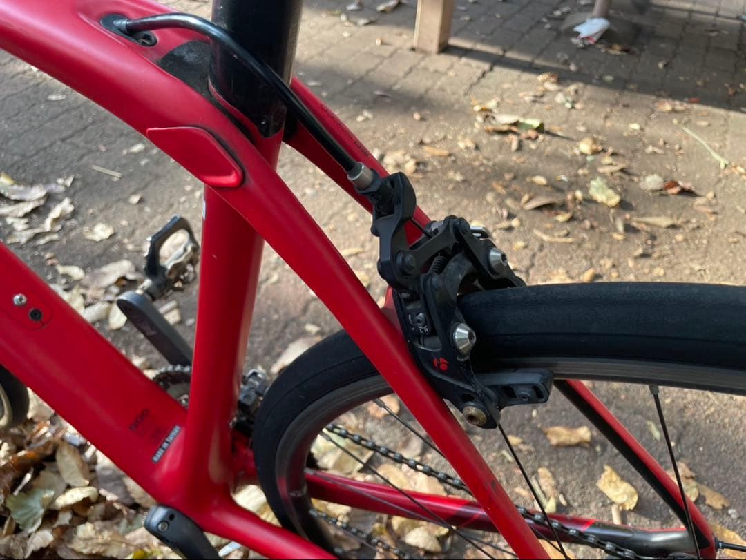 Trek レッドロードバイク Shimano アルテグラ