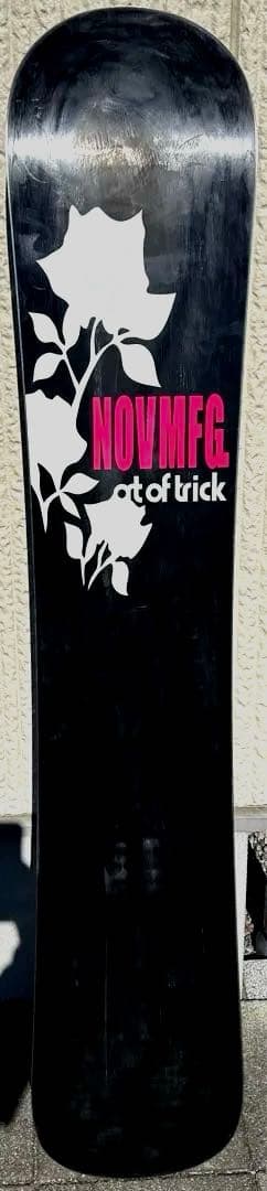 スノーボード板　November art of trick 150cm