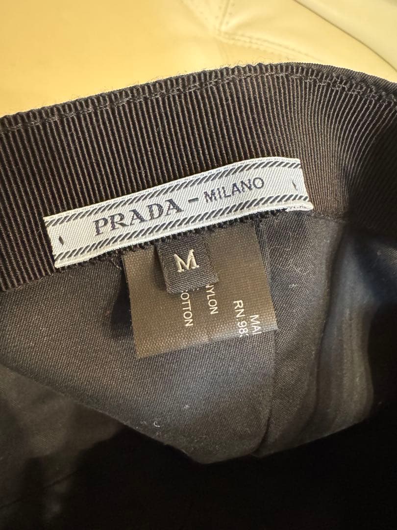 PRADA ベースボールキャップ M