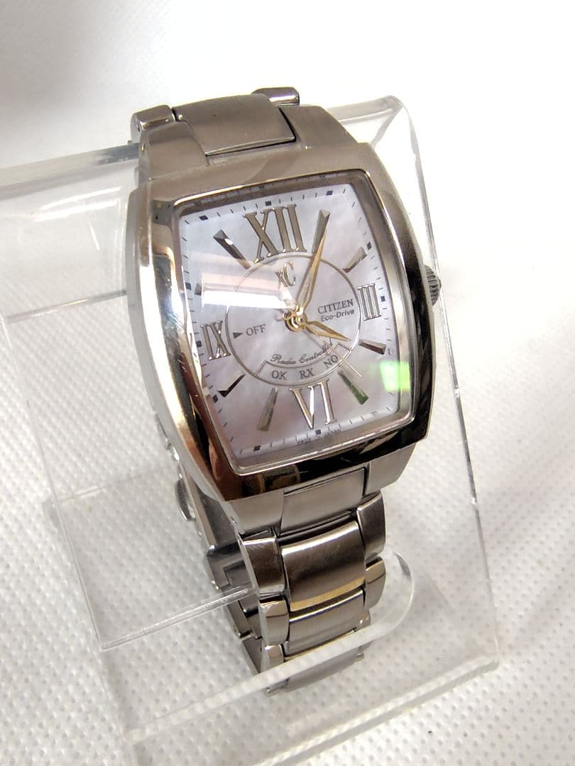 【電波ソーラー、美品】CITIZEN　xC シチズン　クロスシー　白蝶貝ダイヤル