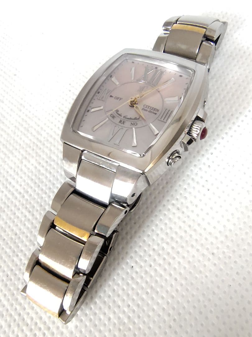 【電波ソーラー、美品】CITIZEN　xC シチズン　クロスシー　白蝶貝ダイヤル