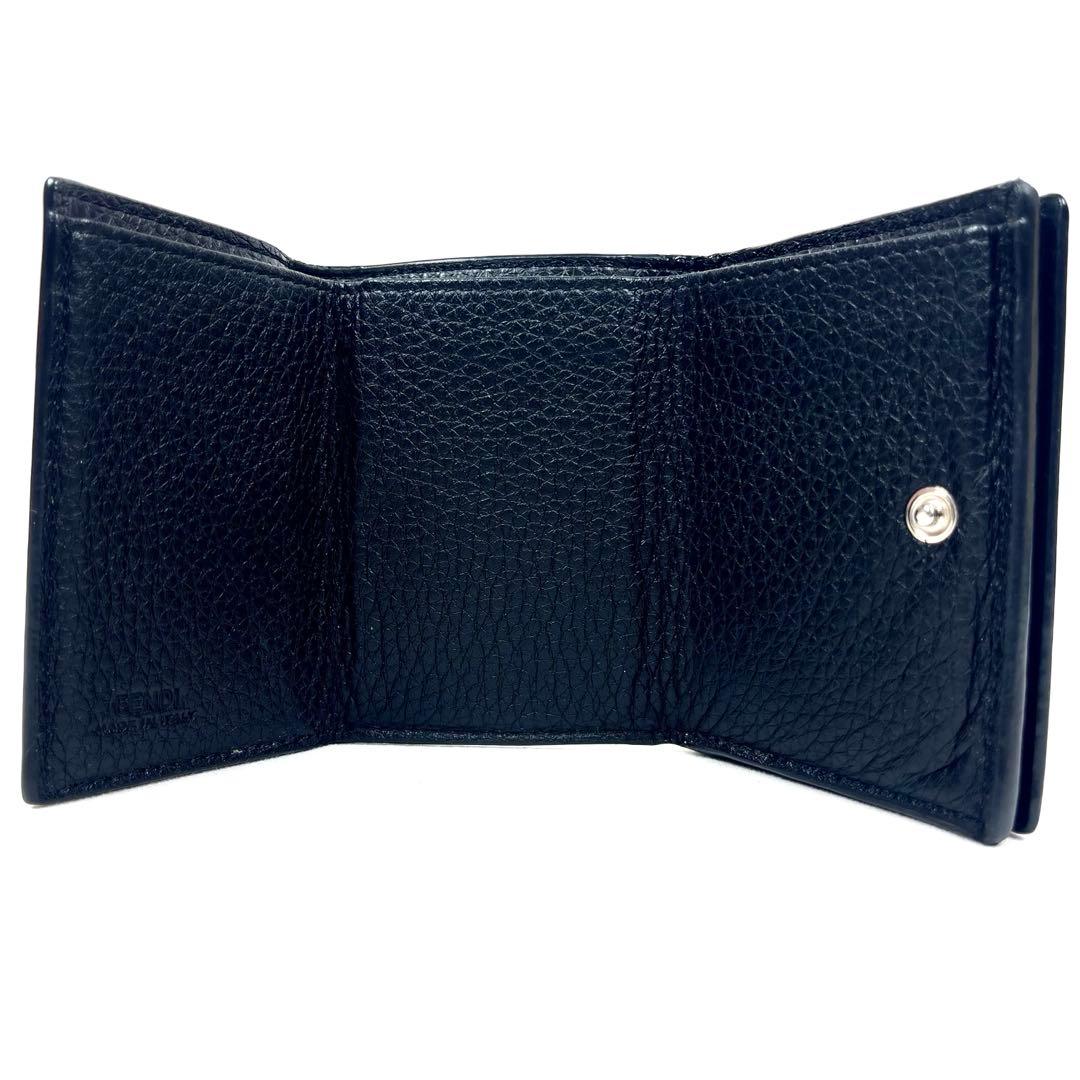 フェンディ　三つ折り財布　コンパクトウォレット　ロゴプレート　オールブラック