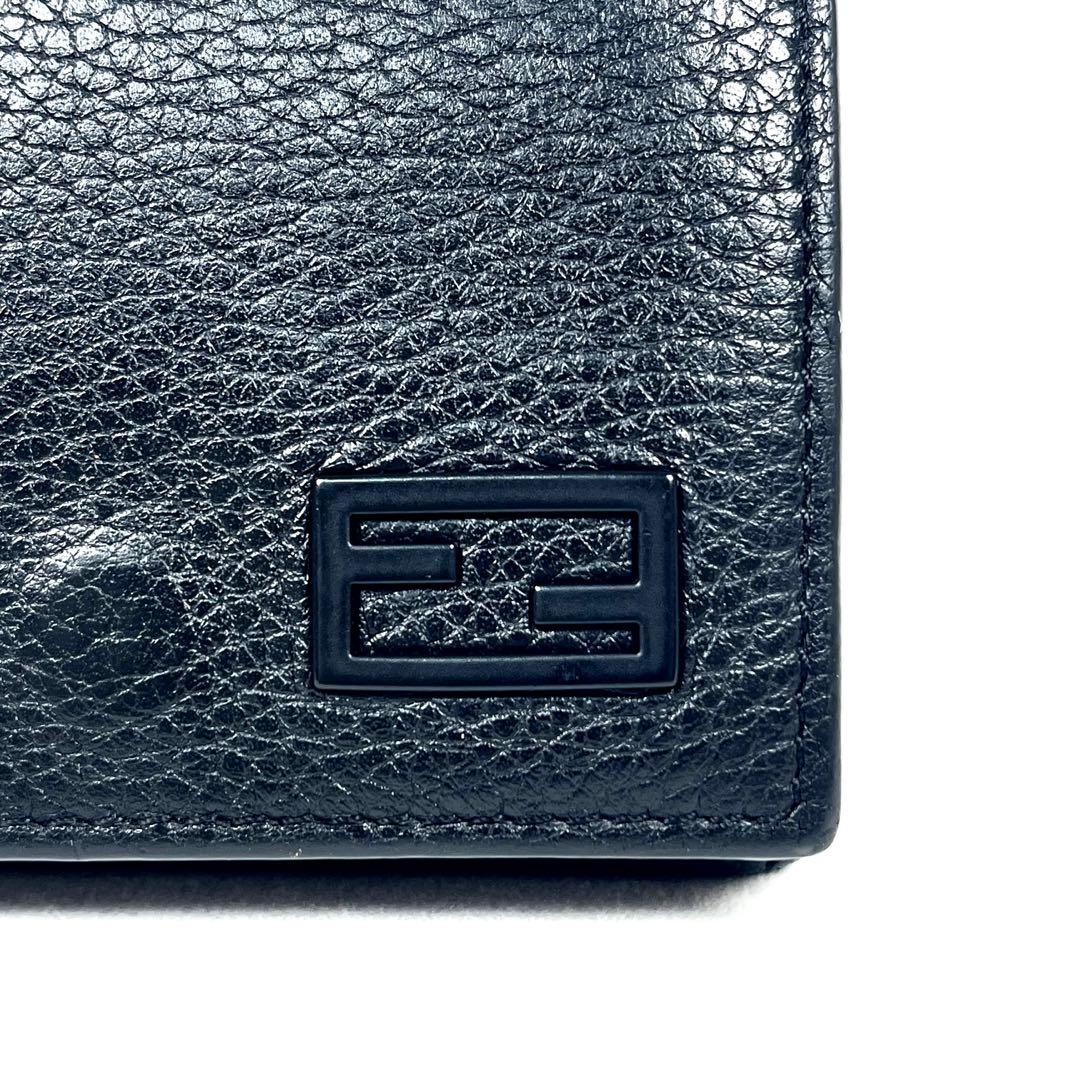 フェンディ　三つ折り財布　コンパクトウォレット　ロゴプレート　オールブラック