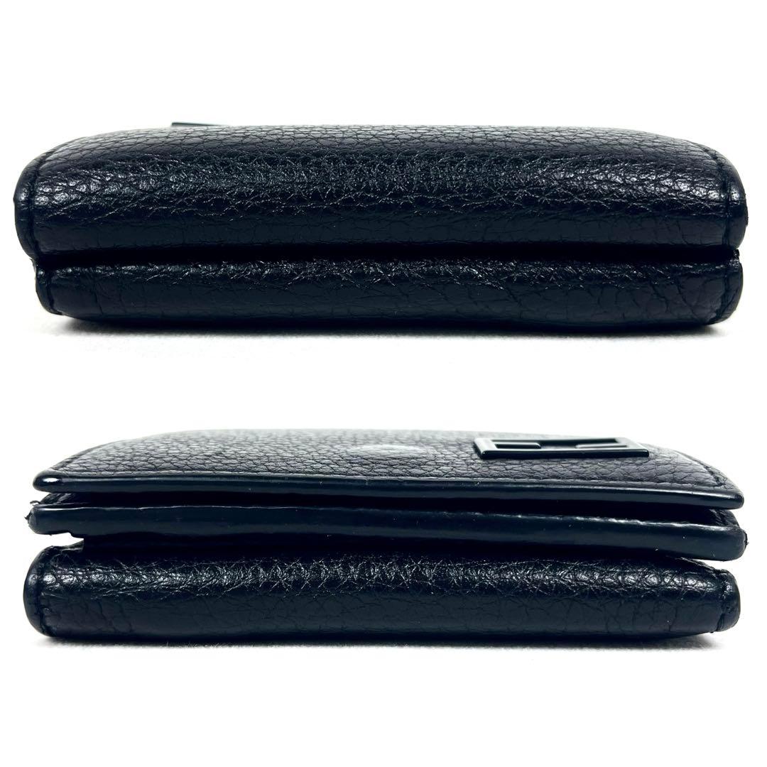 フェンディ　三つ折り財布　コンパクトウォレット　ロゴプレート　オールブラック