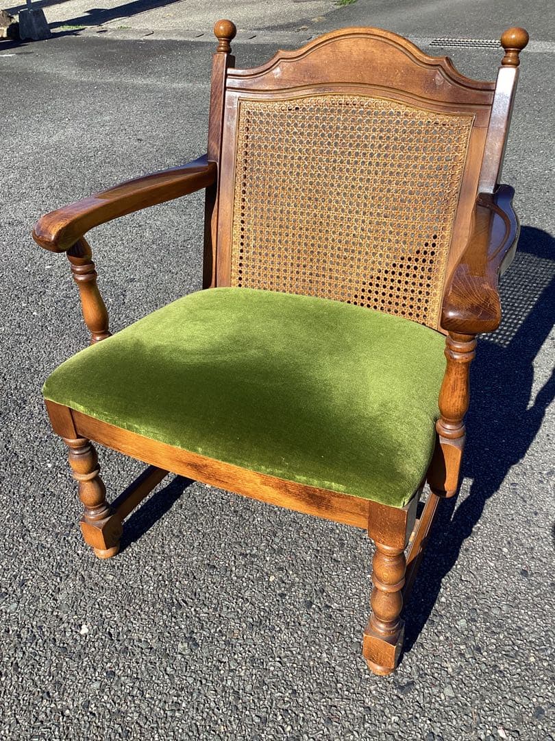 千葉県鴨川発　③オールドカリモク　Karimoku　チェア　肘掛け付き