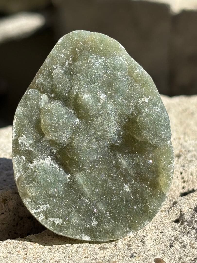 【非加熱】超希少！グリーンアメジストミニドーム⭐️ぽこぽこ花付き