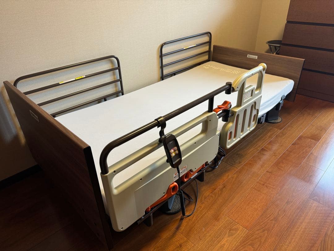 Platz 介護用ベッド 高さ調整機能付き