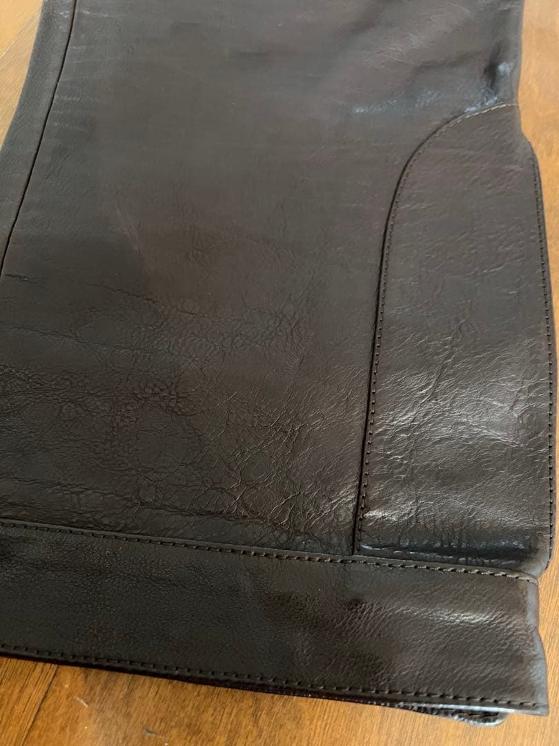 PRADA レザーパンツ