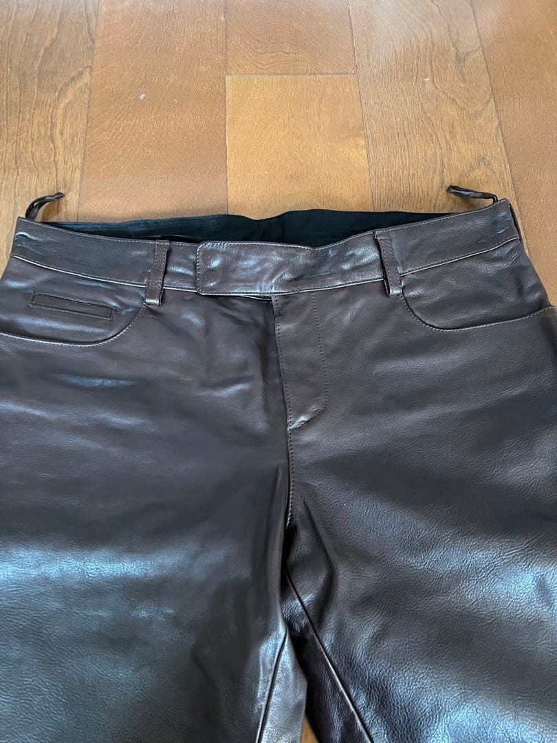 PRADA レザーパンツ
