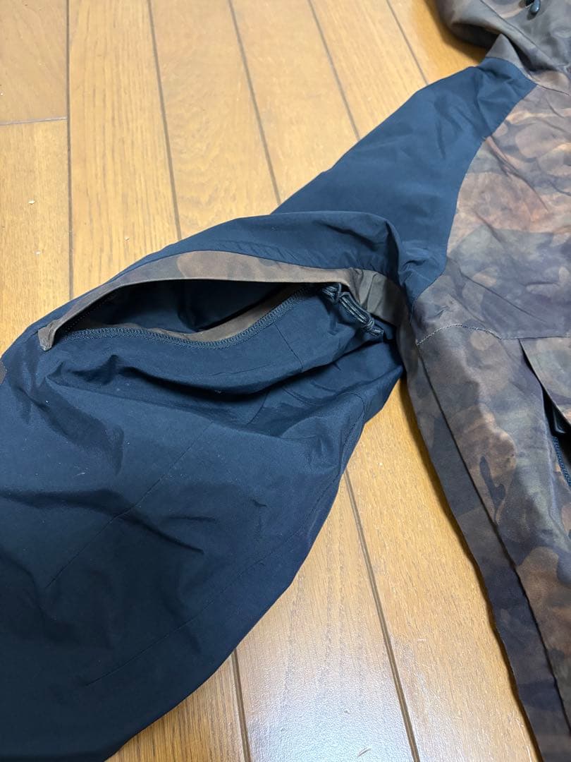 [ak] BURTON GORE-TEXスノーボードウェア M 迷彩