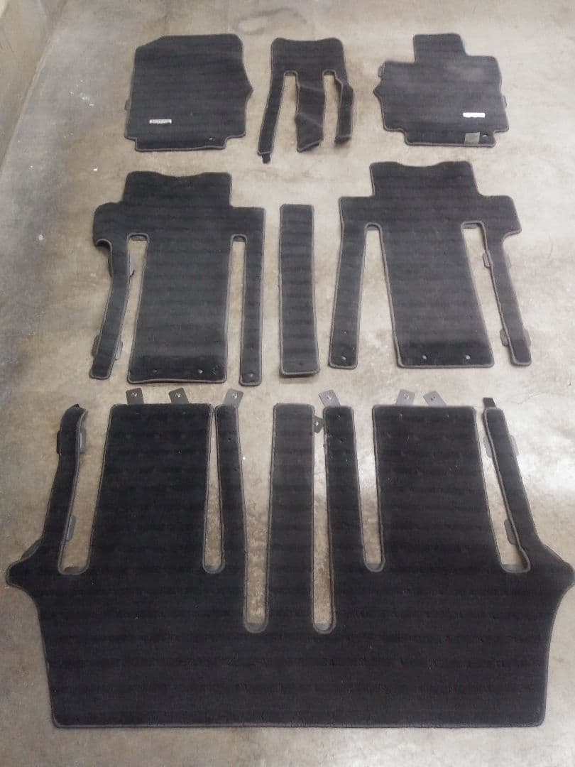 日産 セレナ(C25　平成20年3月初度登録　8人乗り)　フロアマット　１台分