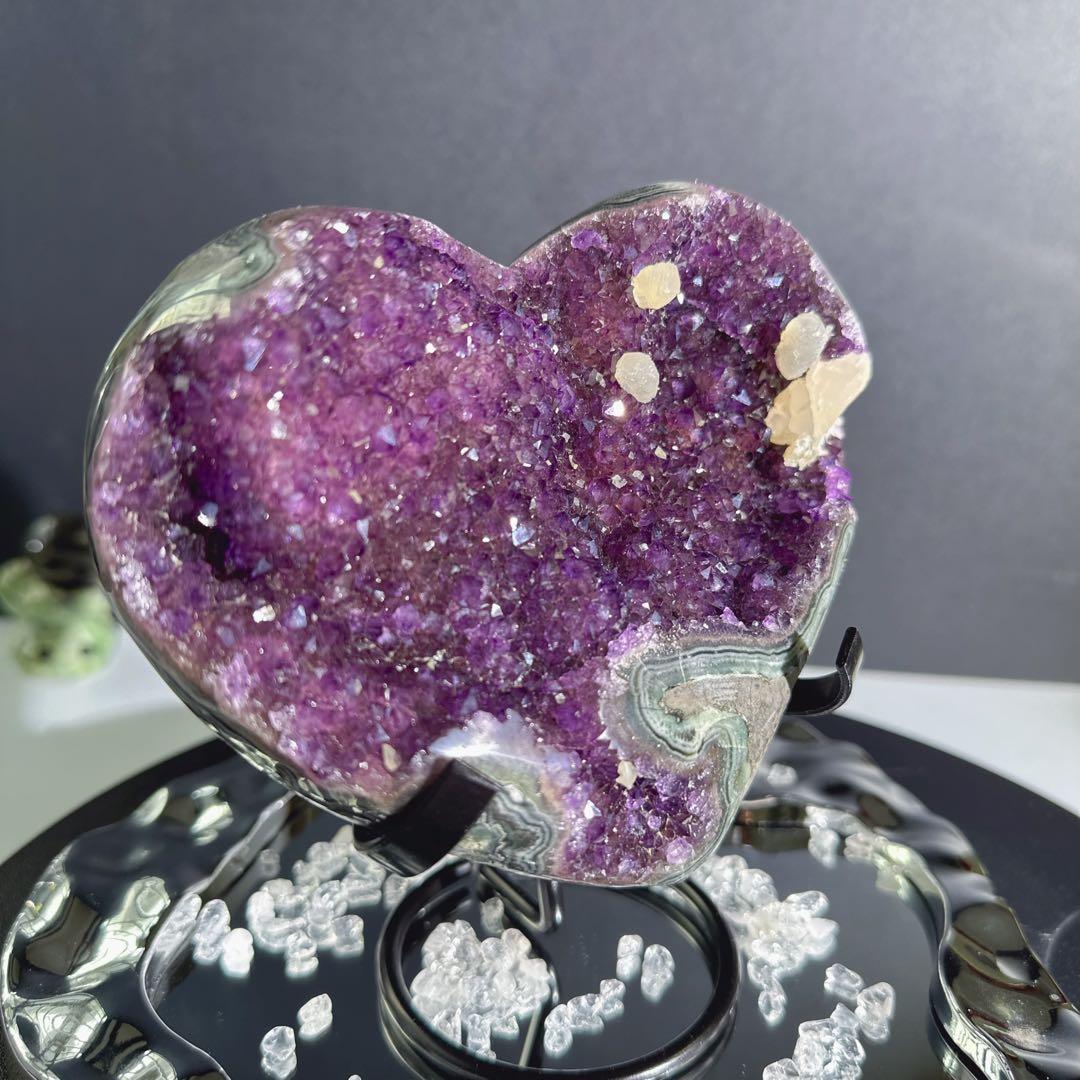 天然石カルサイト共生アメジストのハート　置物　F.83