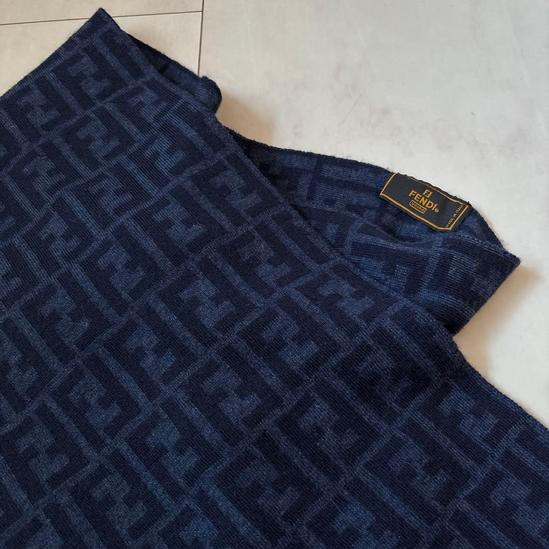 新品【FENDI】FFロゴ ズッカ柄 マフラー 、ダークブルーネイビー