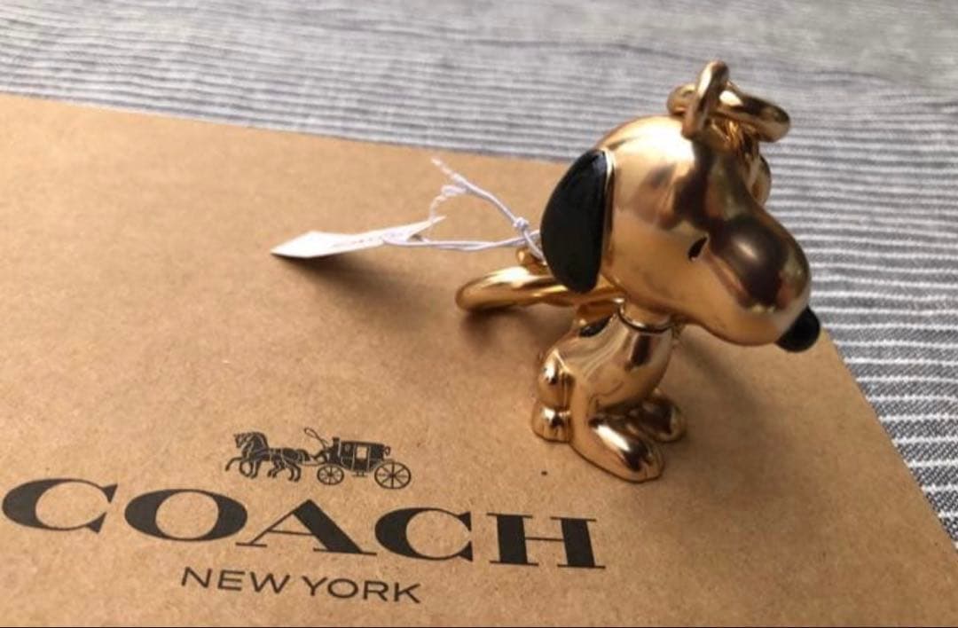 ✴︎専用✴︎COACH スヌーピー ゴールドキーホルダー