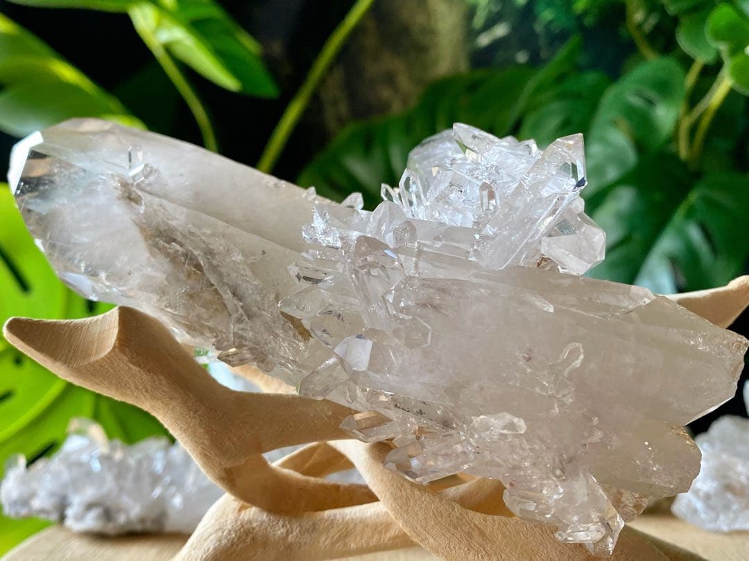 ゼッカ•デ•ソウザ産　カテドラル　バーナクル　天然石　水晶クラスター　虹入り