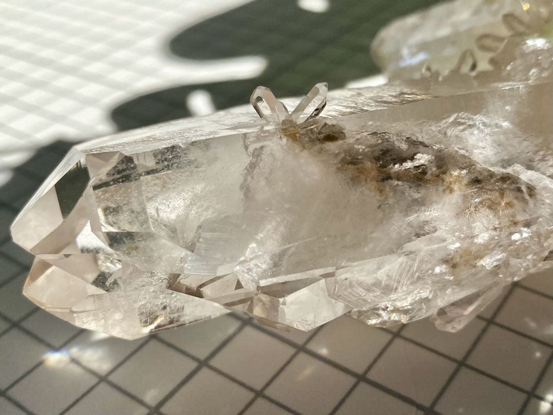 ゼッカ•デ•ソウザ産　カテドラル　バーナクル　天然石　水晶クラスター　虹入り