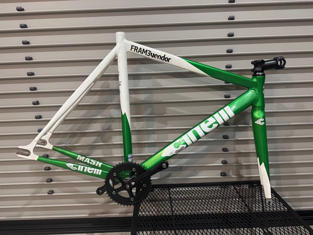 ピスト　チネリマッシュ　フレーム、クランクセット