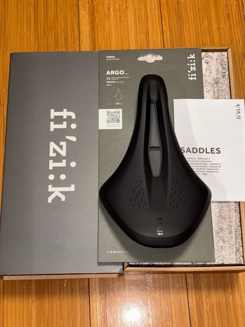 fizik TERRA ARGO X1 160mm カーボンレールサドル