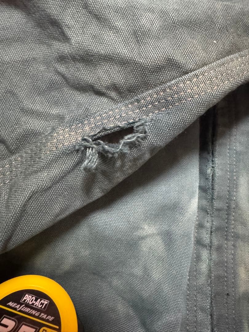 carhartt アクティブジャケット　グリーン　フェード　雰囲気