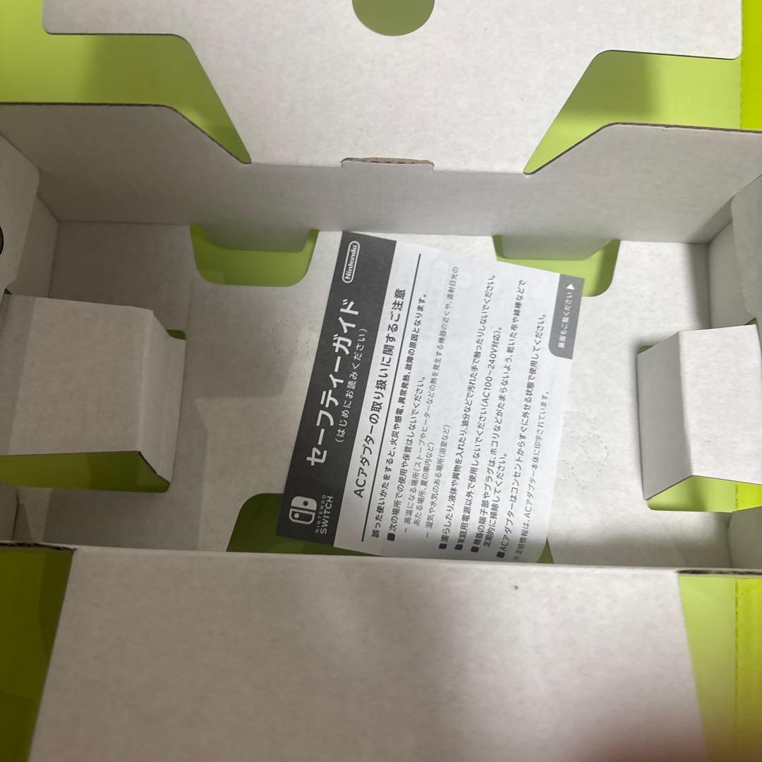 Nintendo Switch Lite コーラル 本体　ピンク　スイッチ