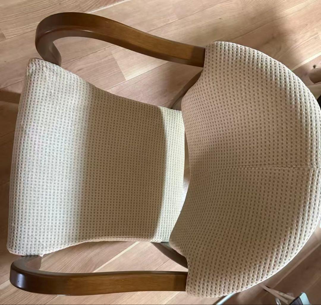 アームチェア クリーム色 布張り 木製