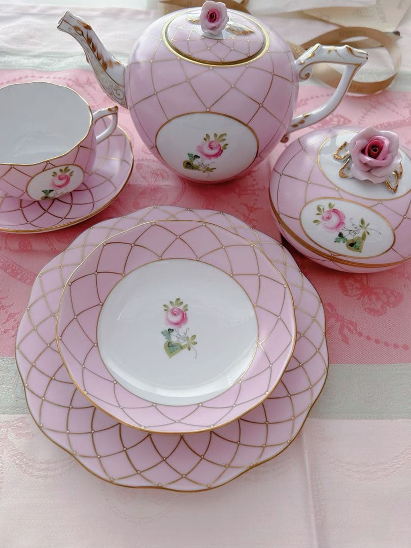 いそっぷ様　御専用　新品未使用ヘレンドメモリアルローズ　フルーツボウル1点