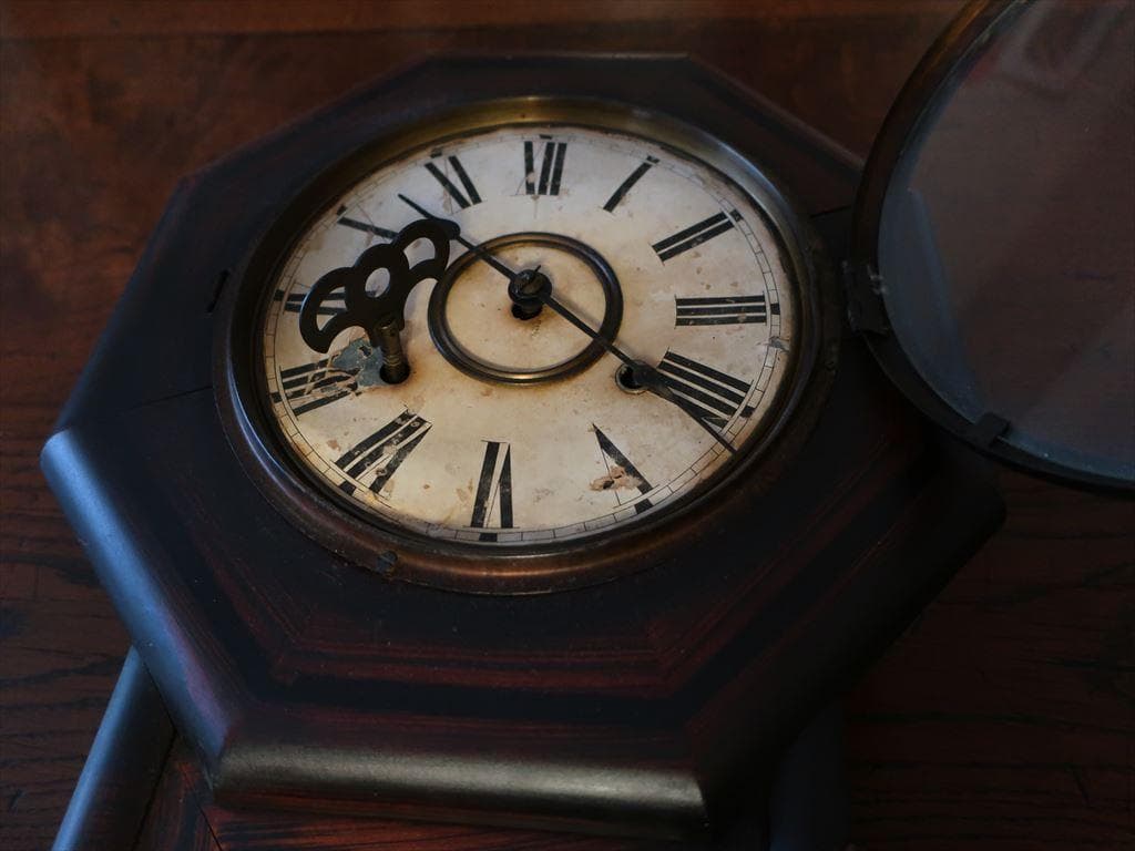 【 アンティーク 】ゼンマイ式 壁掛け時計